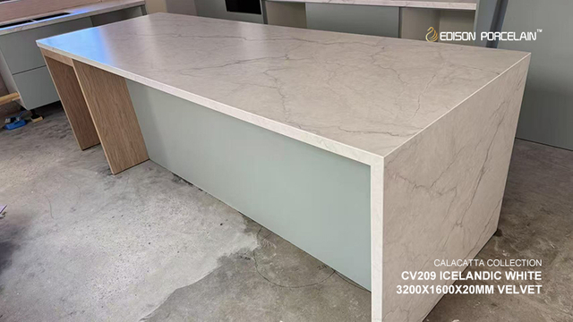 CV209 ICELANDIC WHITE 3200X1600X20MM VELVET