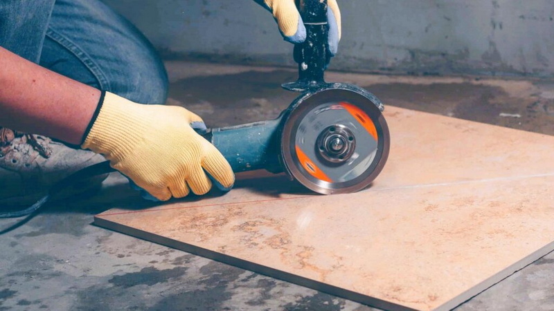 Who Offers Precision Porcelain Slab Cutting Services Nearby?