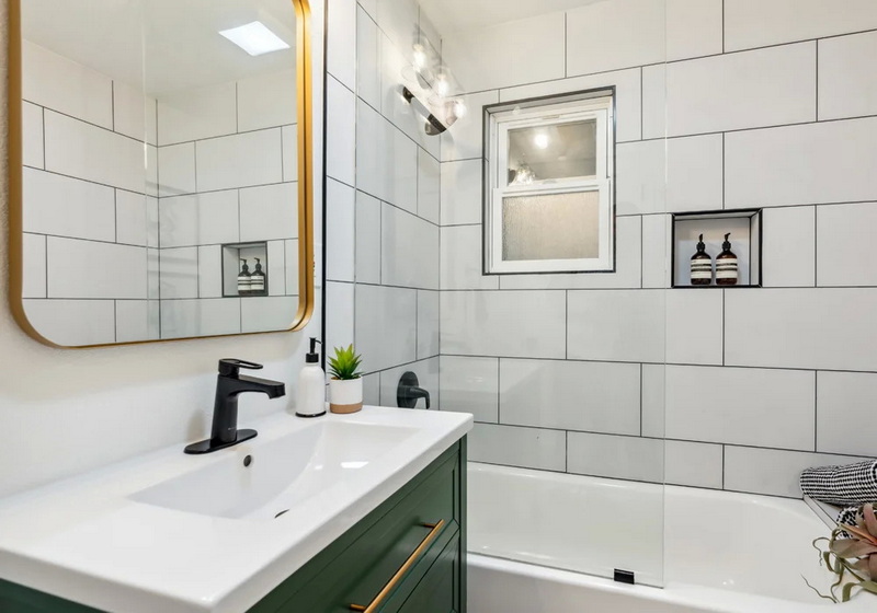Can Porcelain Slab Bathroom Walls Increase Home Value?