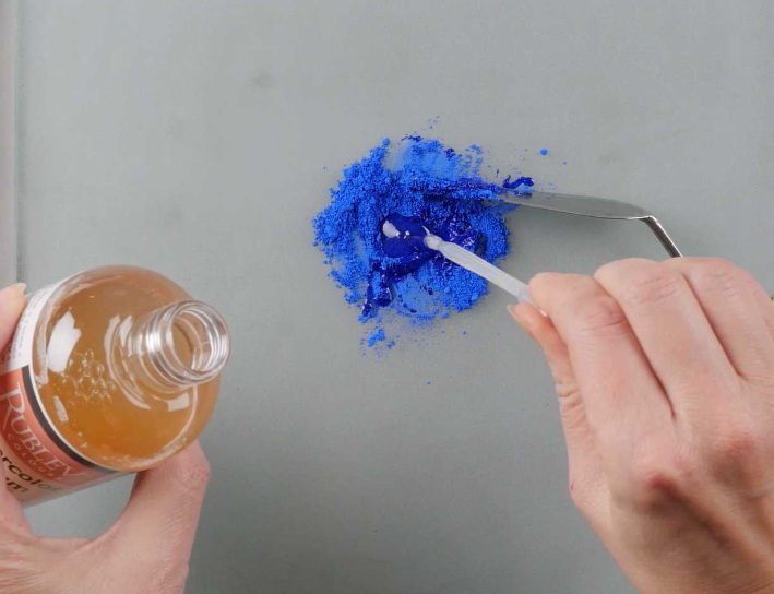 Use A Marble Slab To Mull Paint_3