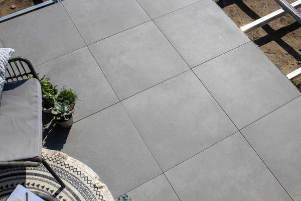 can you put bleach on porcelain tiles