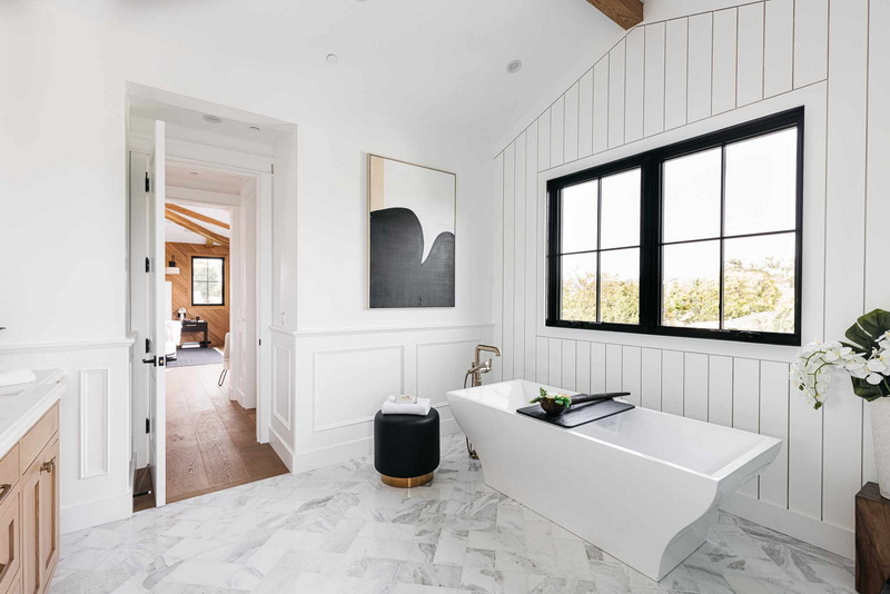 white marble bathrooms hero