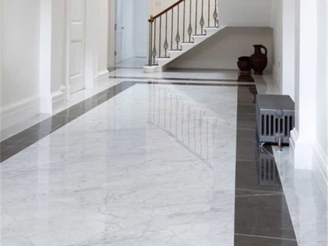 suelo blanco marmol carrara