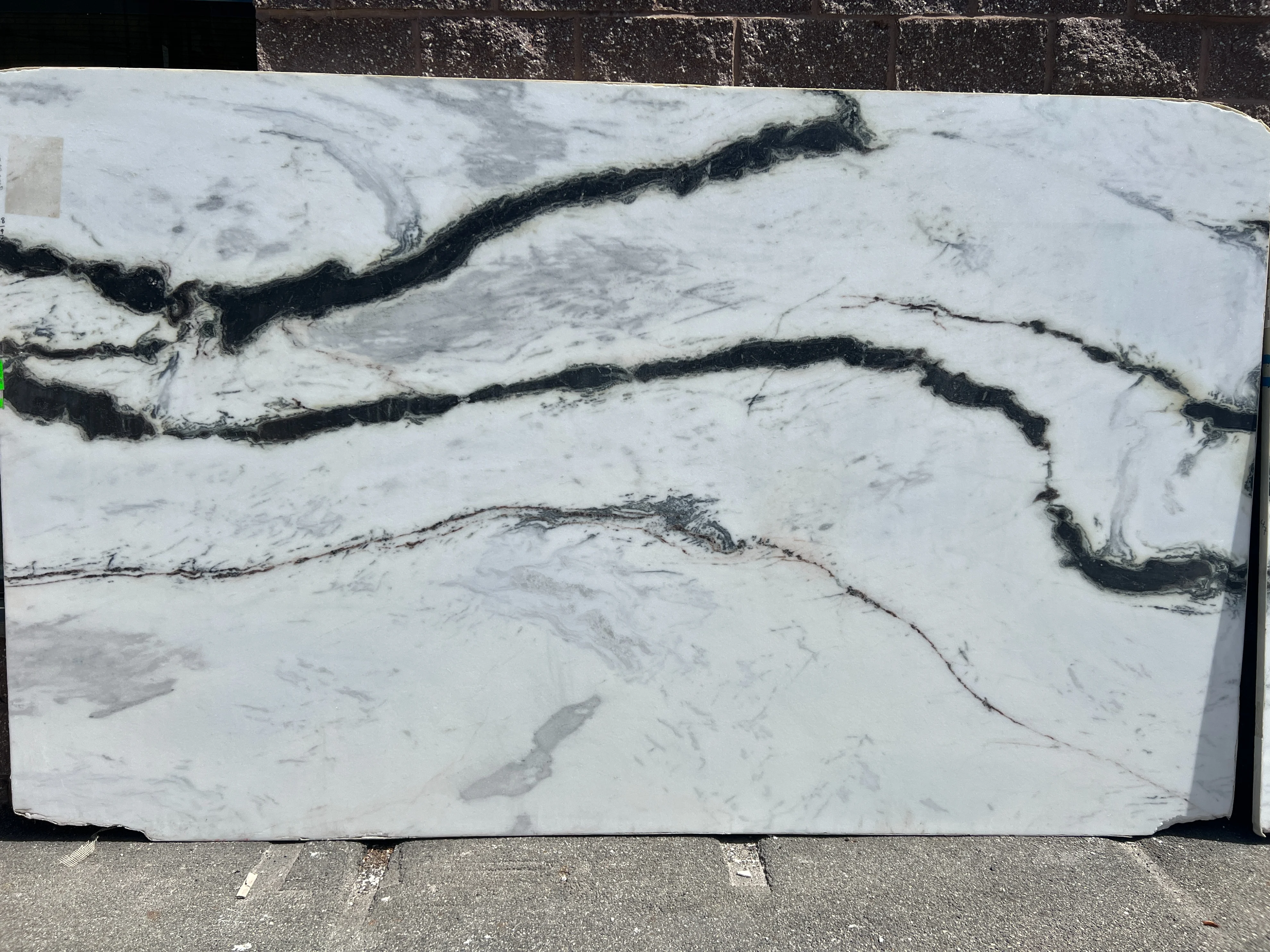 calacatta black_ white marble marble