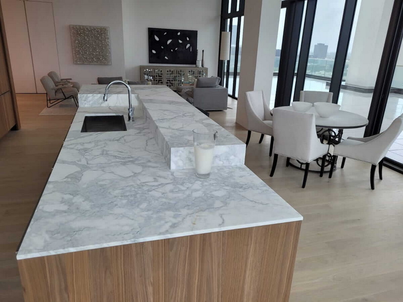 Why Choose Porcelain Marble Slabs Over Natural Stone in Houston