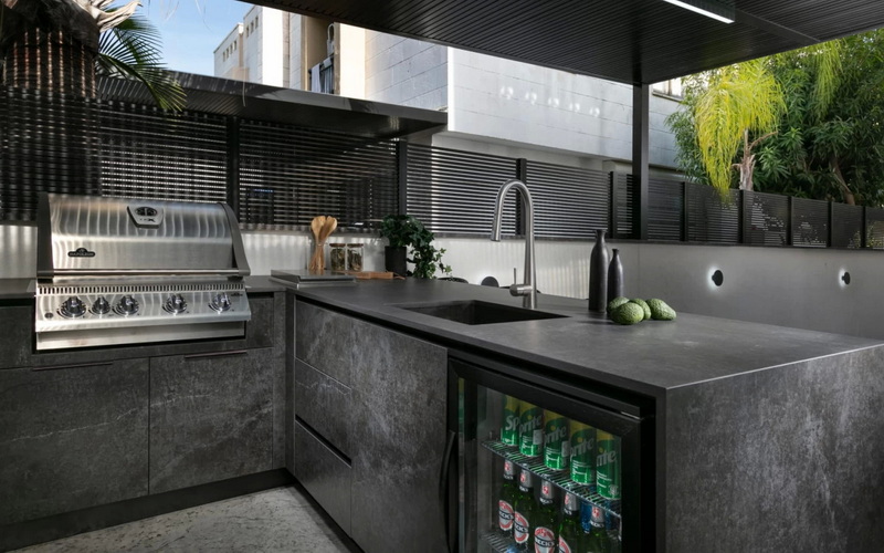 Can I Use Night Black Porcelain Slab for Outdoor Kitchen Surfaces