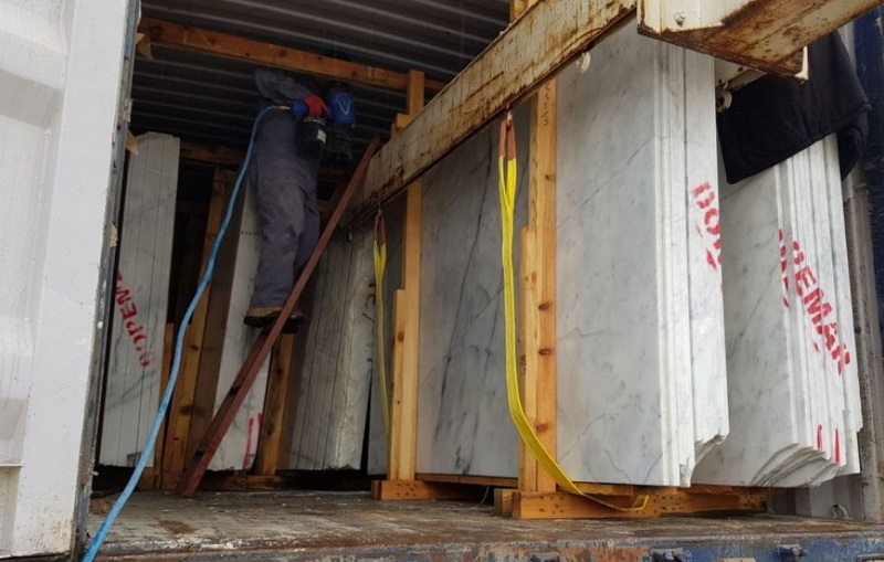 How Many Bundles of Marble Slabs Can Fit in Container?
