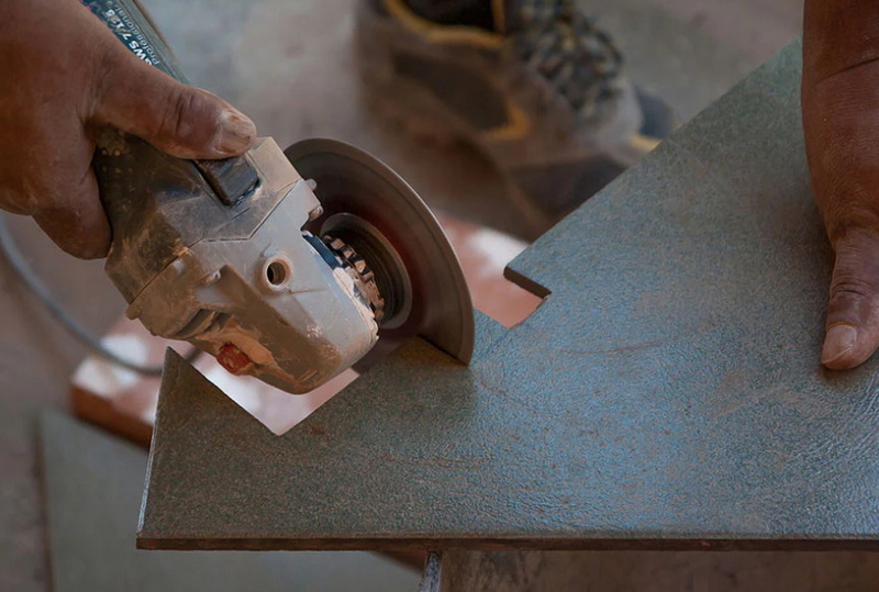 Cut A Porcelain Slab_1